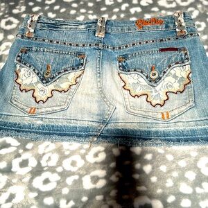 Miss Me mini! So cute with stitching and lace! Raw hem with reinforced sewn line